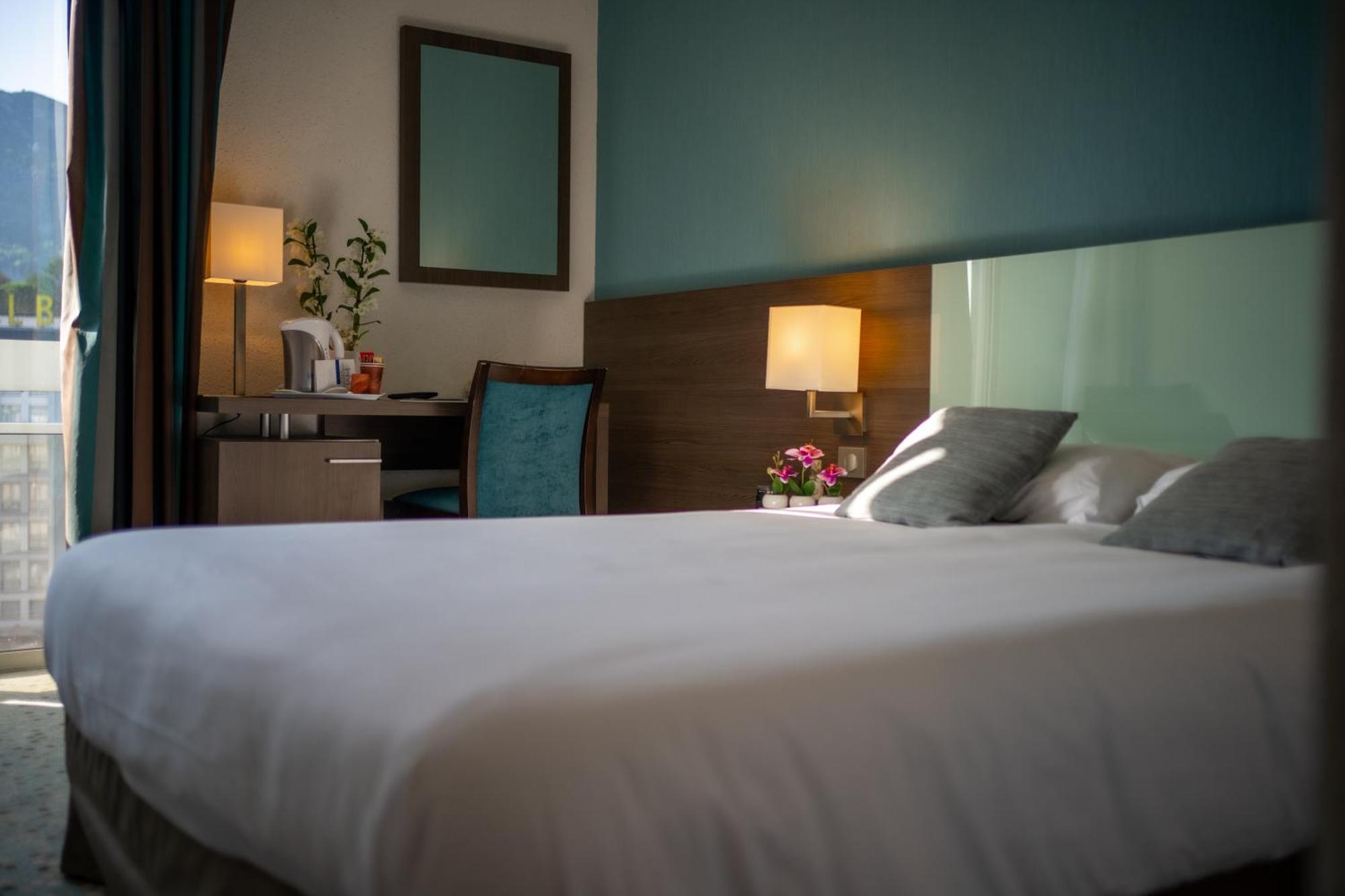 Double Room Mountain View