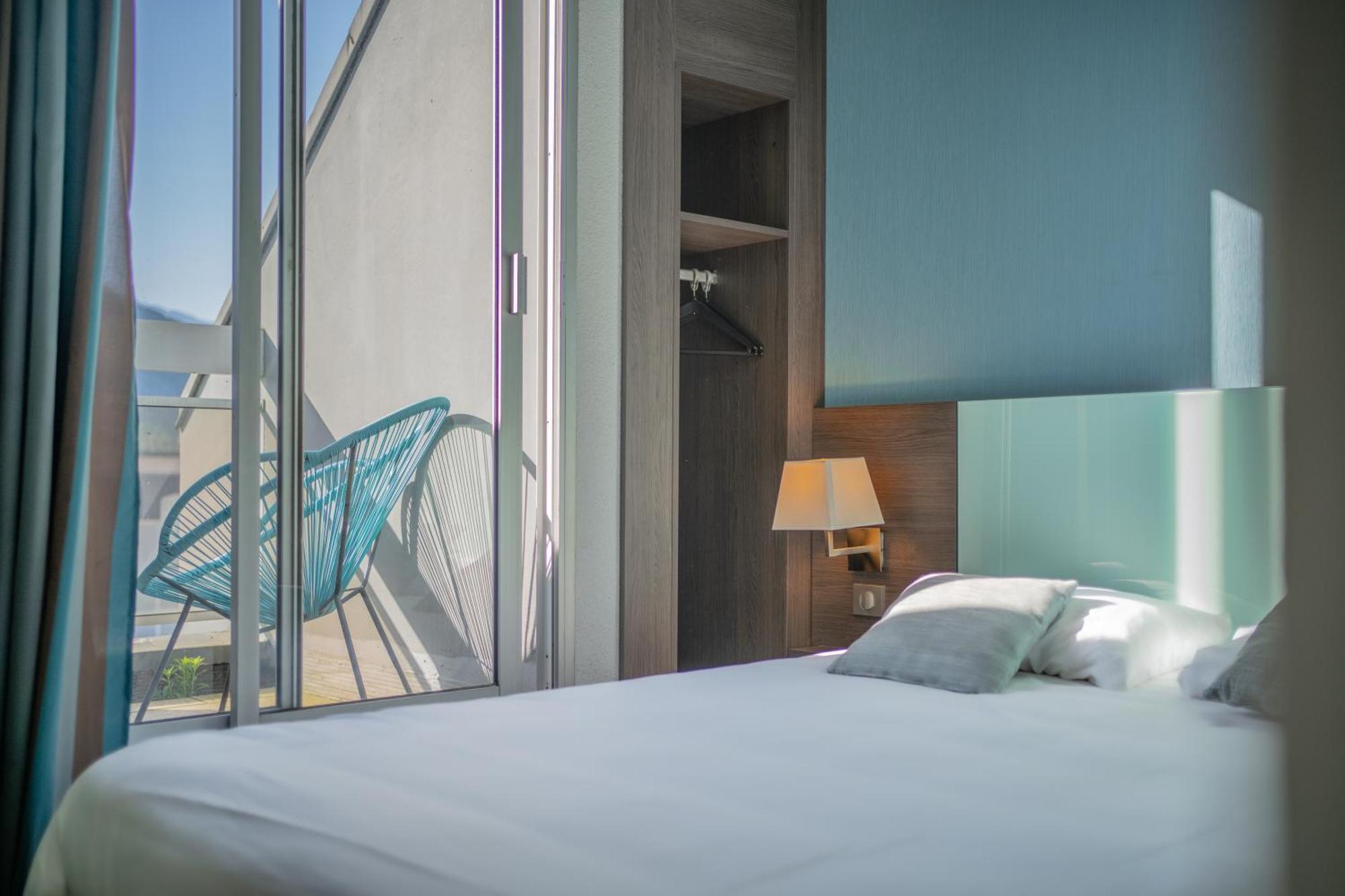 Double Room Mountain View